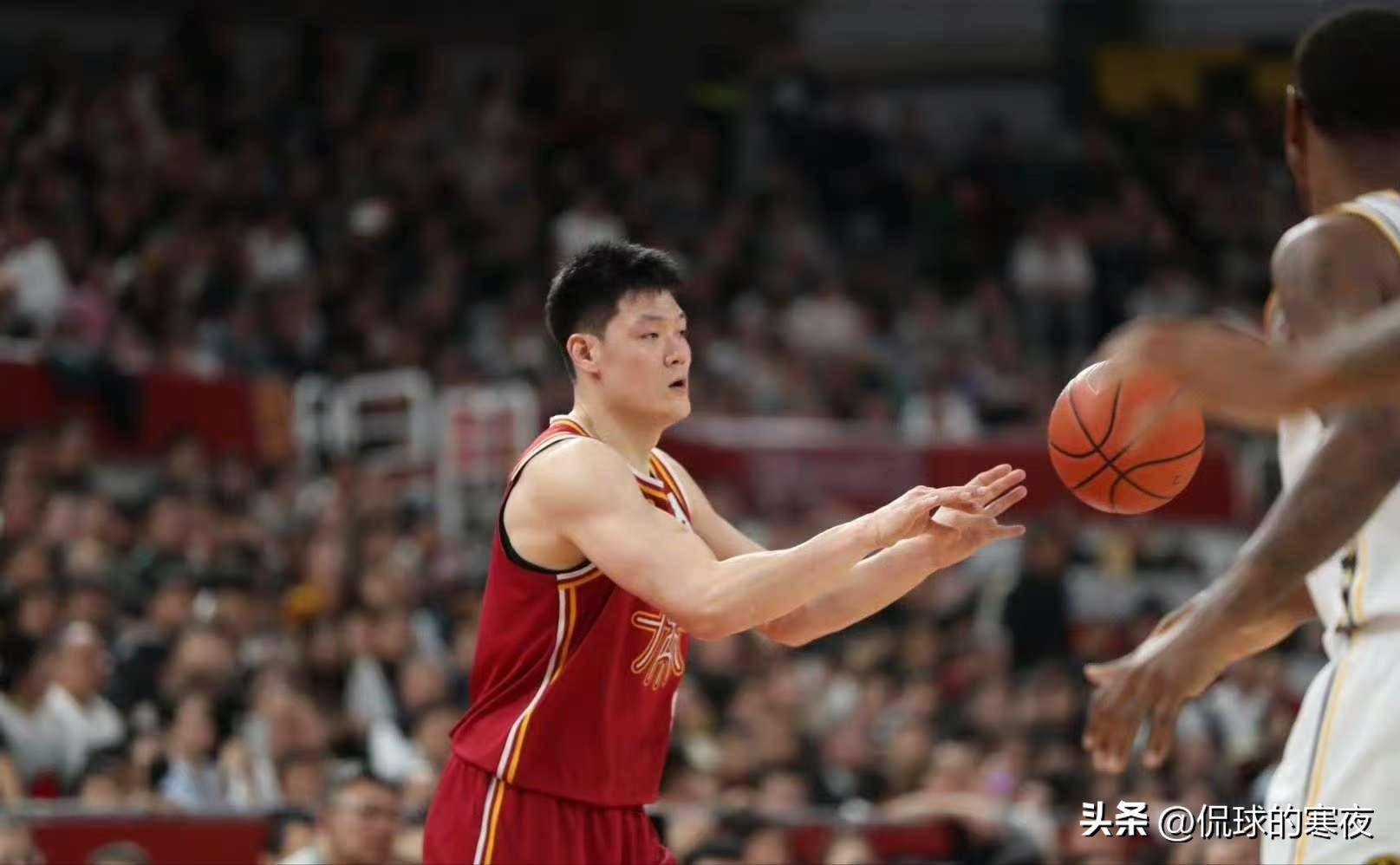 关于愈发激烈角逐，争夺三分情绪高涨的信息
